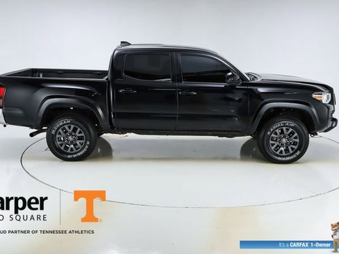 Used 2022 Toyota Tacoma SR5 image 10