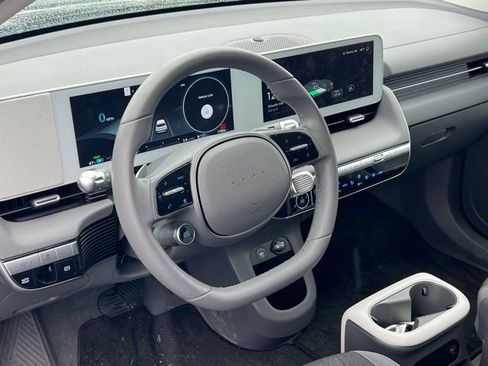 Used 2024 Hyundai Ioniq 5 SE image 15