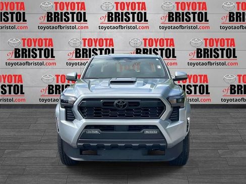 Used 2025 Toyota Tacoma TRD Sport AWD/4WD image 8