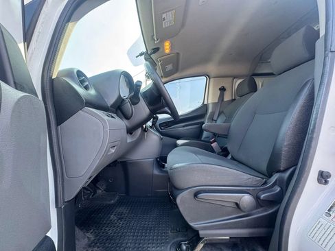 Used 2015 Nissan NV200 SV w/ Back Door Glass Package FWD image 22