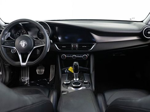 Used 2018 Alfa Romeo Giulia Ti Sport w/ Quick Order Package 22U Sport RWD image 11