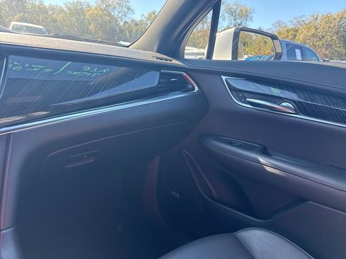 Used 2021 Cadillac XT6 Premium Luxury image 17