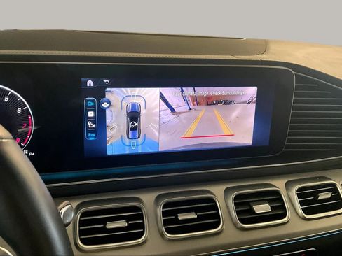 Used 2025 Mercedes-Benz GLS 450 4MATIC image 24