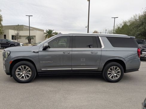 Used 2022 GMC Yukon XL Denali image 6