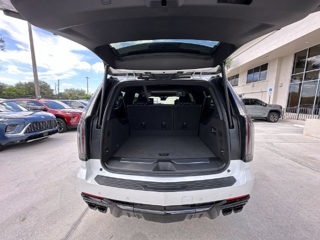 Certified 2025 Cadillac Escalade ESV V AWD/4WD image 34