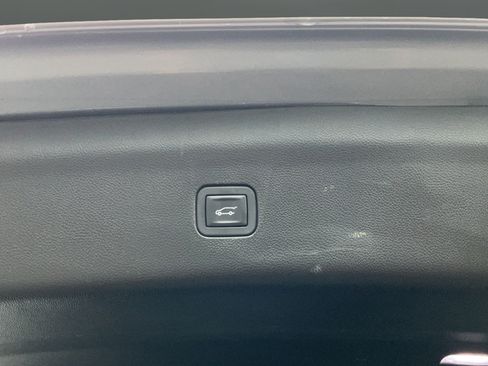 Used 2018 Buick Enclave Premium w/ Experience Buick Package AWD/4WD image 26