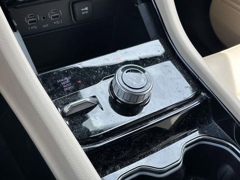 Used 2023 Jeep Grand Cherokee Limited AWD/4WD image 26