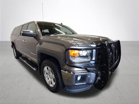 Used 2014 GMC Sierra 1500 SLT w/ Driver Alert Package AWD/4WD image 4