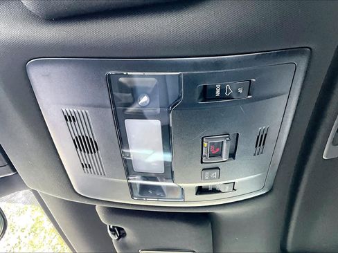 Used 2025 Lexus UX 300h FWD image 32