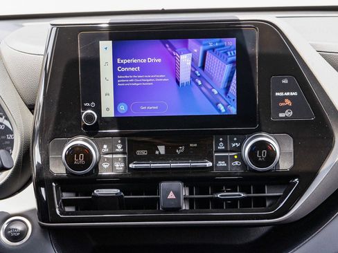 Certified 2025 Toyota Highlander LE AWD/4WD image 14
