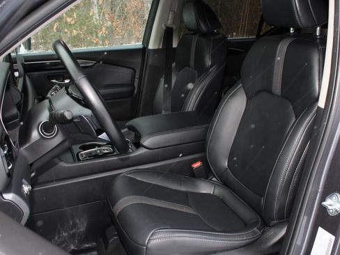 Used 2025 Honda Pilot EX-L image 16