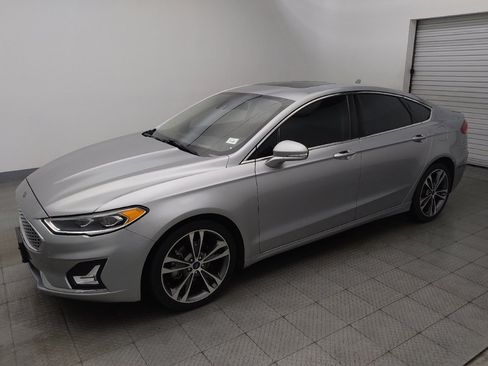Used 2020 Ford Fusion Titanium AWD/4WD image 2