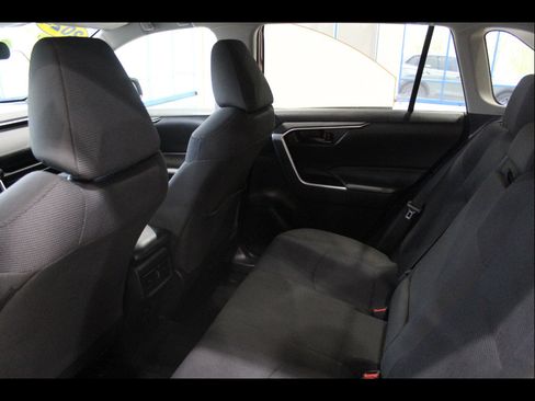 Used 2024 Toyota RAV4 LE AWD/4WD image 15