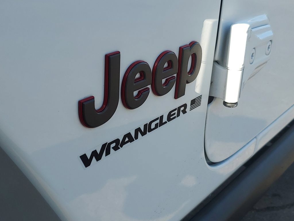 Used 2025 Jeep Wrangler Unlimited Rubicon AWD/4WD image 6