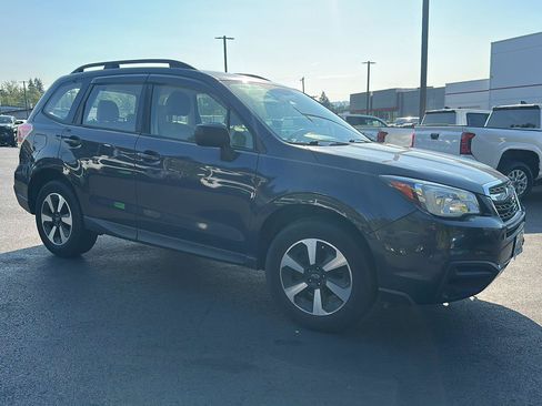 Used 2018 Subaru Forester 2.5i w/ Alloy Wheel Package AWD/4WD image 4