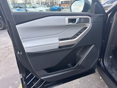 Used 2023 Ford Explorer XLT w/ Equipment Group 202A image 32