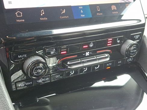 Used 2023 Jeep Grand Cherokee L Limited w/ Trailer Tow Group (B) image 17