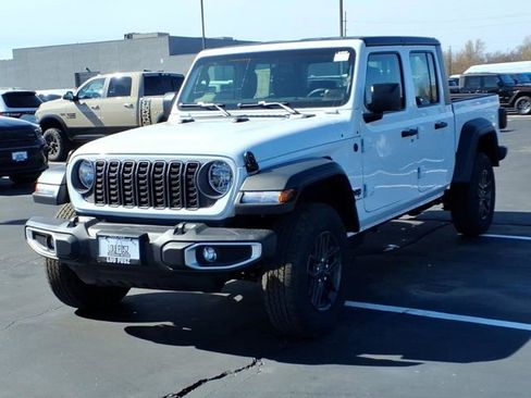 New 2026 Jeep Gladiator Sport image 2