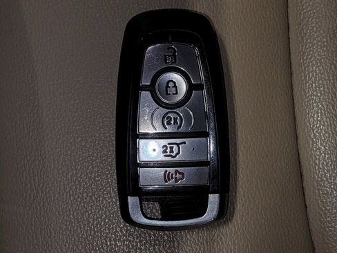 Used 2021 Ford Edge SEL w/ Convenience Package image 32