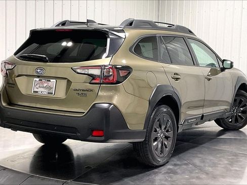 Used 2025 Subaru Outback Onyx Edition AWD/4WD image 13