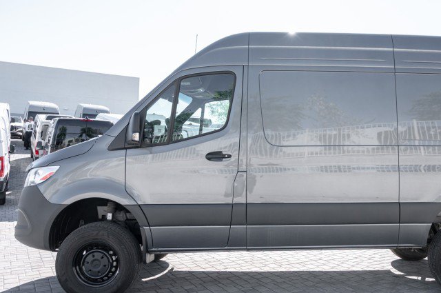 Used 2025 Mercedes-Benz Sprinter 2500 image 5