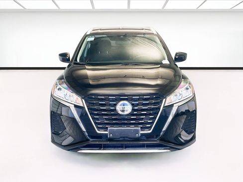 Used 2021 Nissan Kicks SV FWD image 2