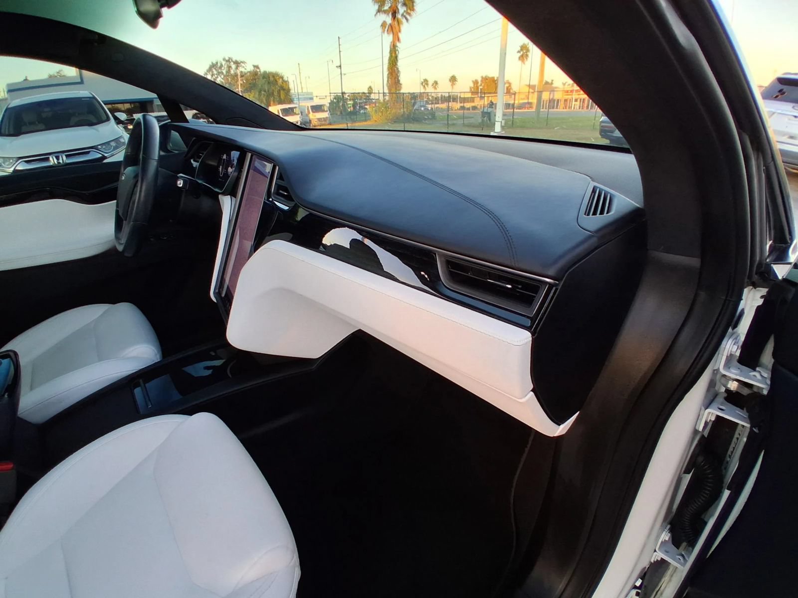 Used 2020 Tesla Model X Long Range AWD/4WD image 19