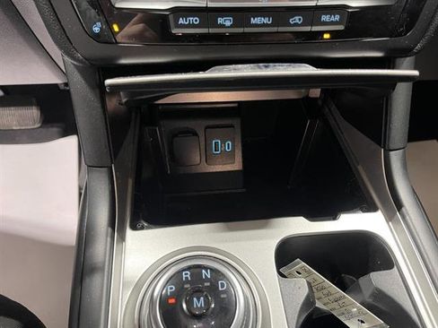 Used 2020 Ford Explorer XLT w/ Comfort Package image 32