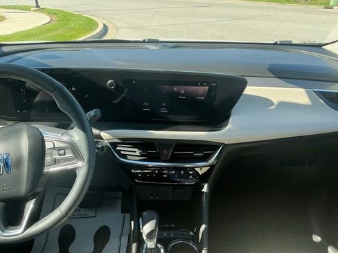 Used 2024 Buick Encore GX Avenir w/ Avenir Technology Package FWD image 28
