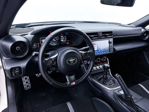 Used 2024 Toyota GR86 Premium RWD image 18