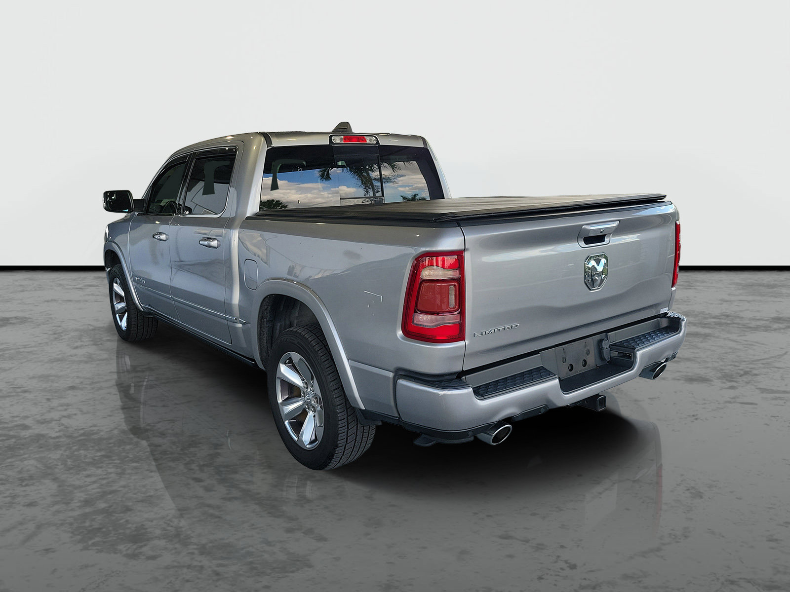 Used 2020 RAM 1500 Limited w/ Bed Utility Group RWD image 3