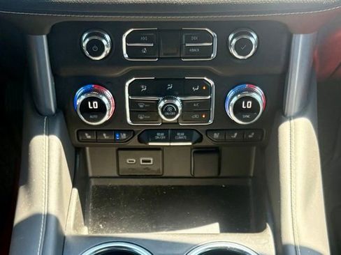 Used 2024 GMC Yukon SLT w/ SLT Luxury Package AWD/4WD image 24