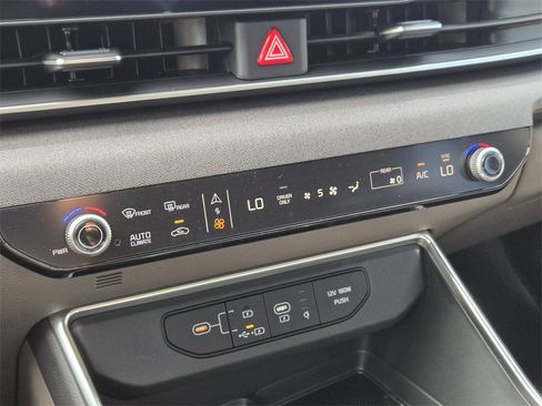 New 2026 Kia Carnival EX image 16