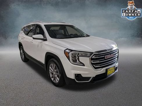 Used 2024 GMC Terrain SLT w/ Infotainment Package II AWD/4WD image 3