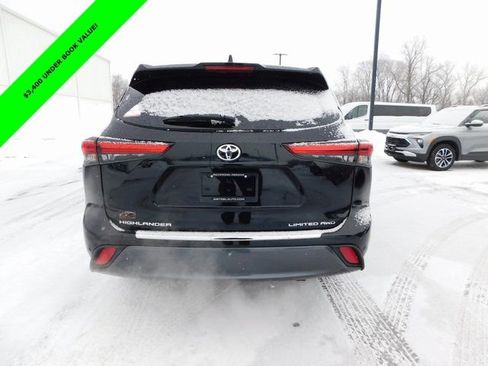 Used 2023 Toyota Highlander Limited image 4