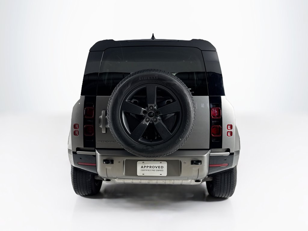 Used 2024 Land Rover Defender 110 X-Dynamic SE AWD/4WD image 4