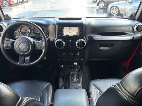 Used 2014 Jeep Wrangler Unlimited Sahara w/ Max Tow Package AWD/4WD image 23