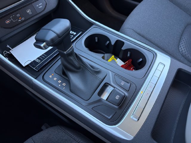 New 2027 Kia Carnival LX FWD image 15