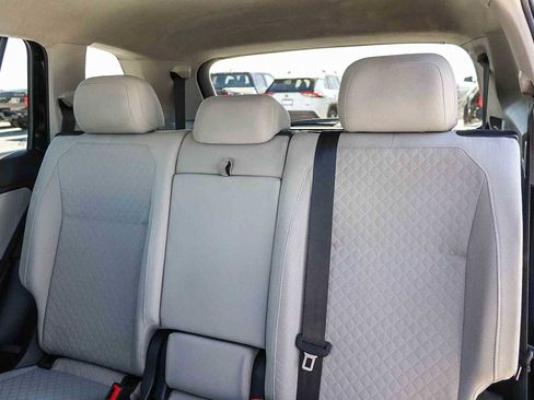 Used 2020 Volkswagen Tiguan S image 19
