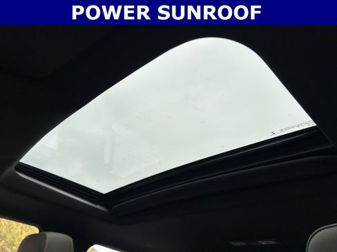 Used 2023 Chevrolet Silverado 1500 ZR2 w/ Technology Package image 3