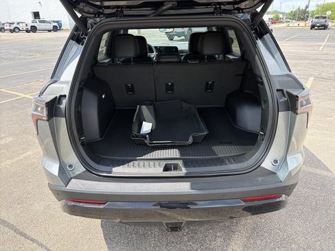 New 2026 Chevrolet Equinox RS w/ Convenience Package III AWD/4WD image 34