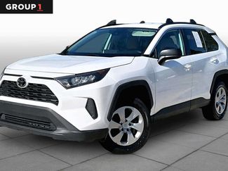 Used 2021 Toyota RAV4 LE AWD/4WD video 1