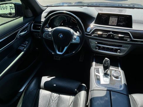 Used 2019 BMW 750i xDrive w/ M Sport Package image 17