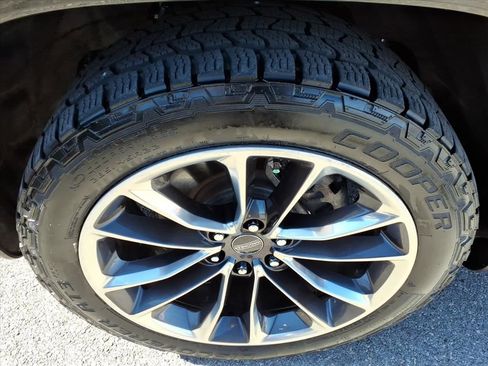 Used 2022 Jeep Wagoneer Series III w/ Premium Group I image 10