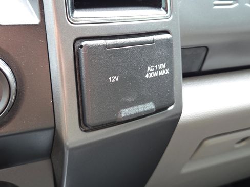 Used 2019 Ford F250 XLT w/ XLT Premium Package image 27