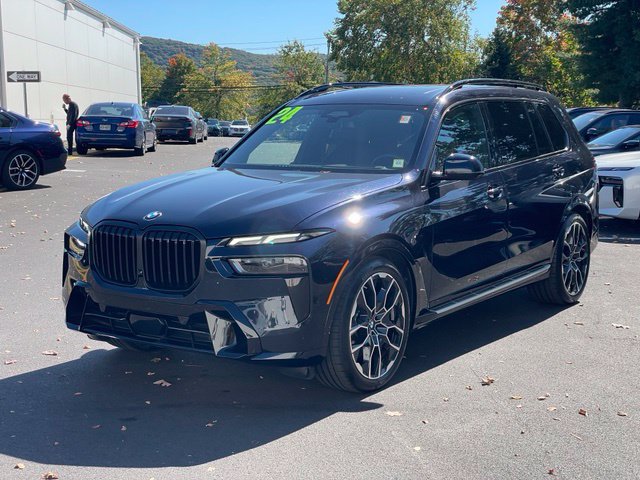 Used 2024 BMW X7 xDrive40i w/ Executive Package AWD/4WD image 2