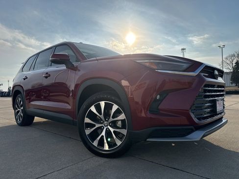 Certified 2024 Toyota Grand Highlander AWD Hybrid image 2