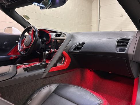 Used 2019 Chevrolet Corvette Stingray Coupe w/ 1LT image 20