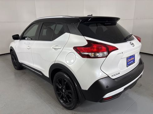 Used 2020 Nissan Kicks SR image 6