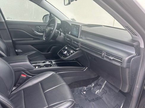 Used 2022 Lincoln Corsair AWD w/ Equipment Group 101A image 10